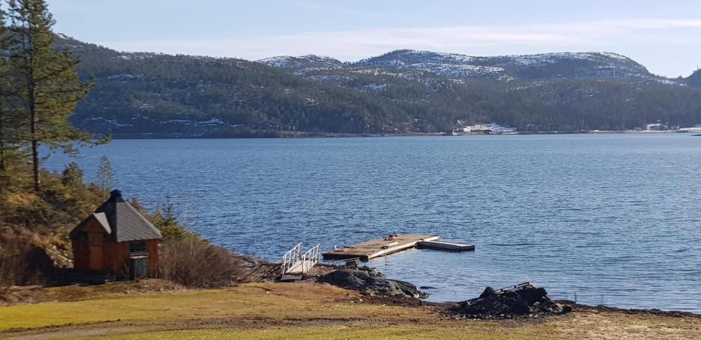 Pa Bondegard, Med Batutleie Feriehus *