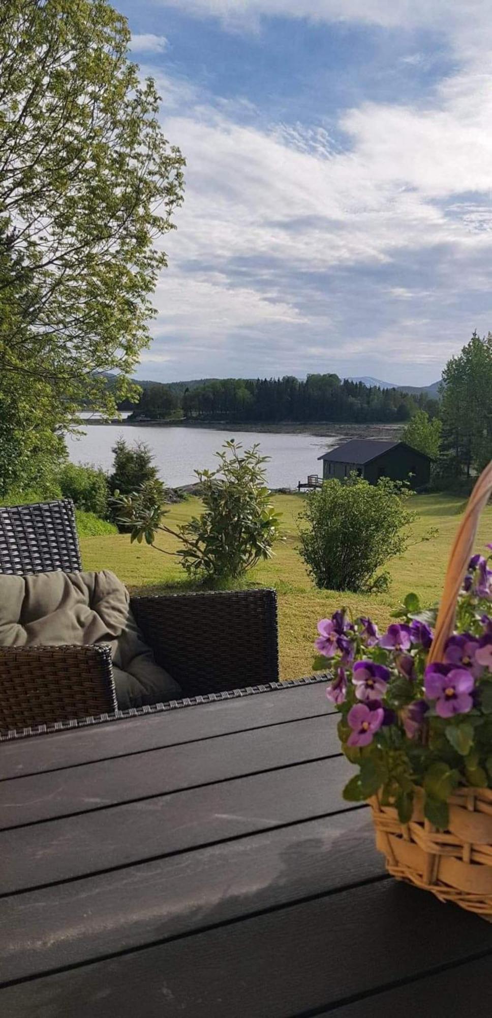 Pa Bondegard, Med Batutleie *